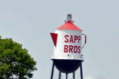 a teapot shaped water tower in Nebraska