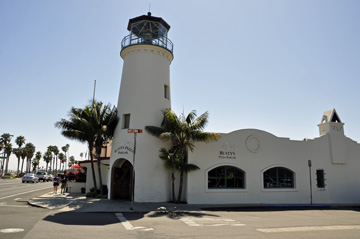 Rusty's Pizza Parlor across from the Santa Barbara pier in California