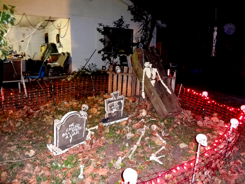 Halloween yard