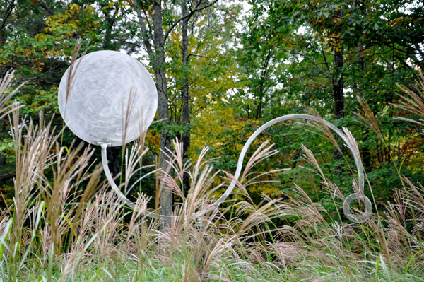 Swinging-S sculpture