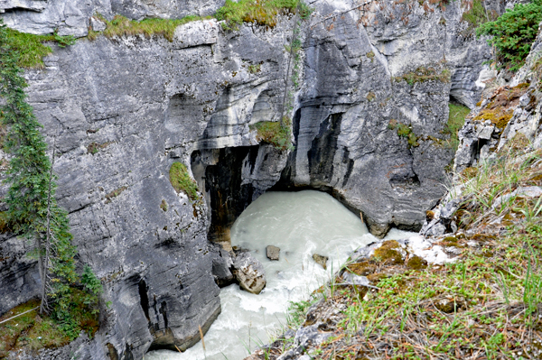 looking straight down from the upper cliff