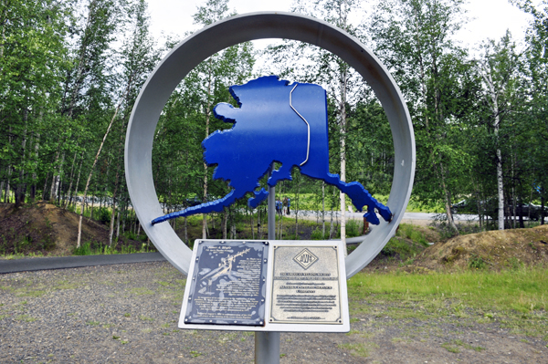 Alaska map showing route of the pipeline