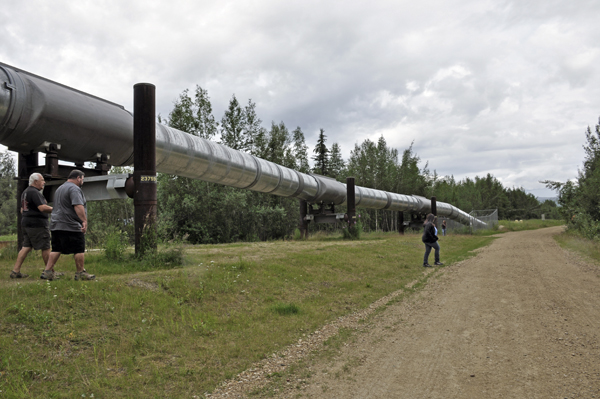 Lee Duquette and john at the pipeline