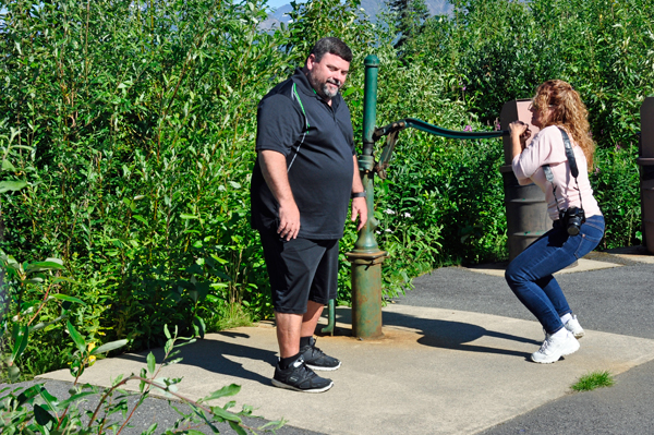 Ilse trying to pump water