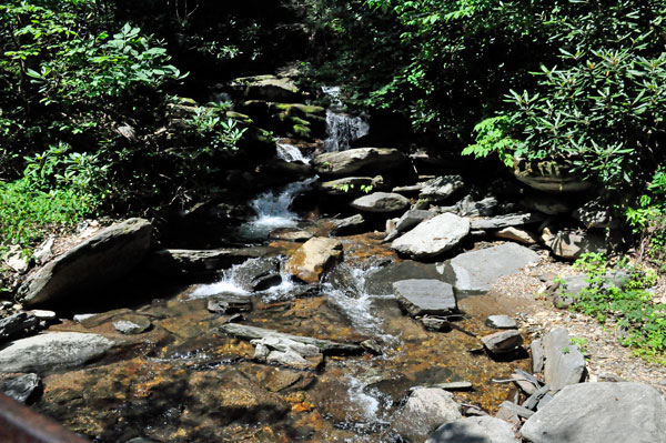 water flowing down the dam