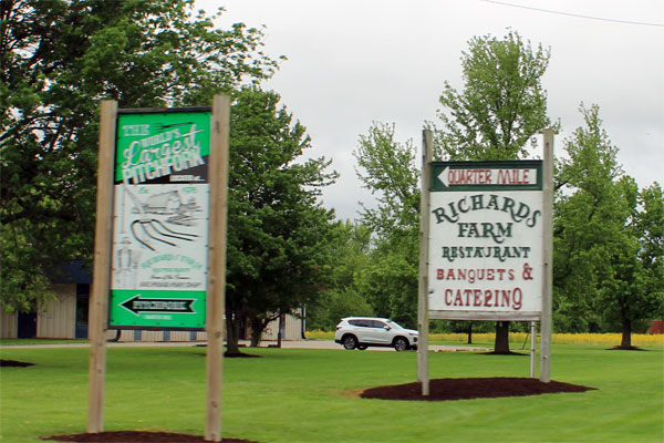 Pitchfork sign