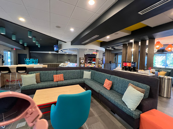 lobby at Tru by Hilton Hotel