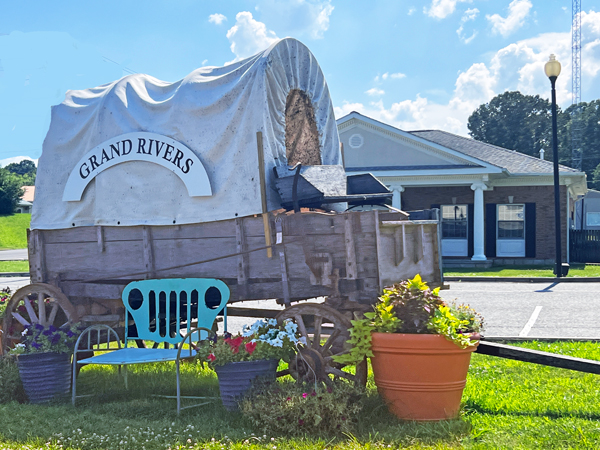 Grand Rivers Covered Wagon