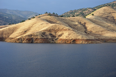 Kaweah lake scenery